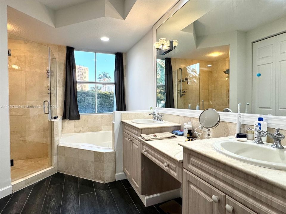 最近租的: $5,700 (3 贝兹, 4 浴室, 2544 平方英尺)