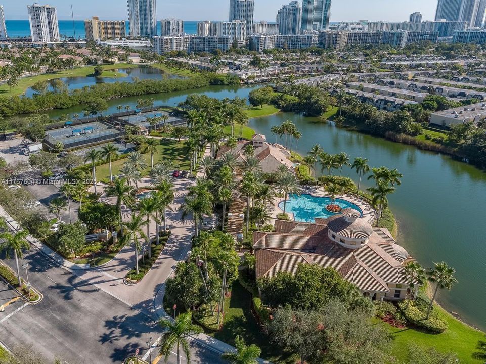 最近租的: $5,700 (3 贝兹, 4 浴室, 2544 平方英尺)