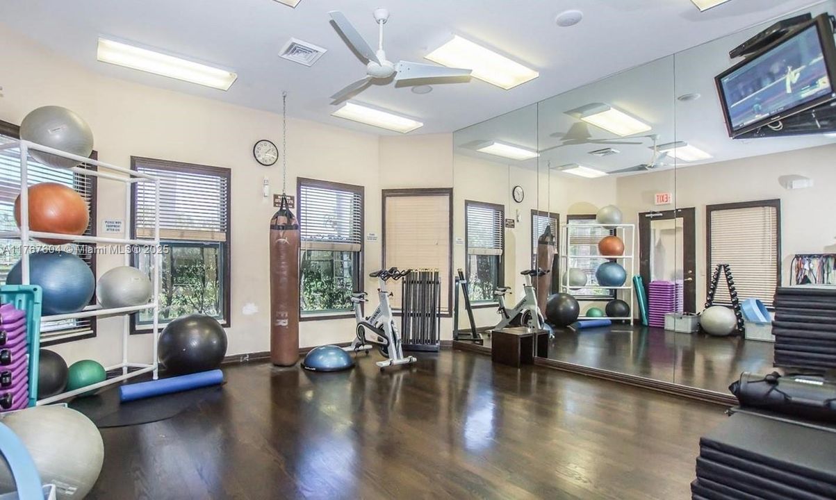 最近租的: $5,700 (3 贝兹, 4 浴室, 2544 平方英尺)