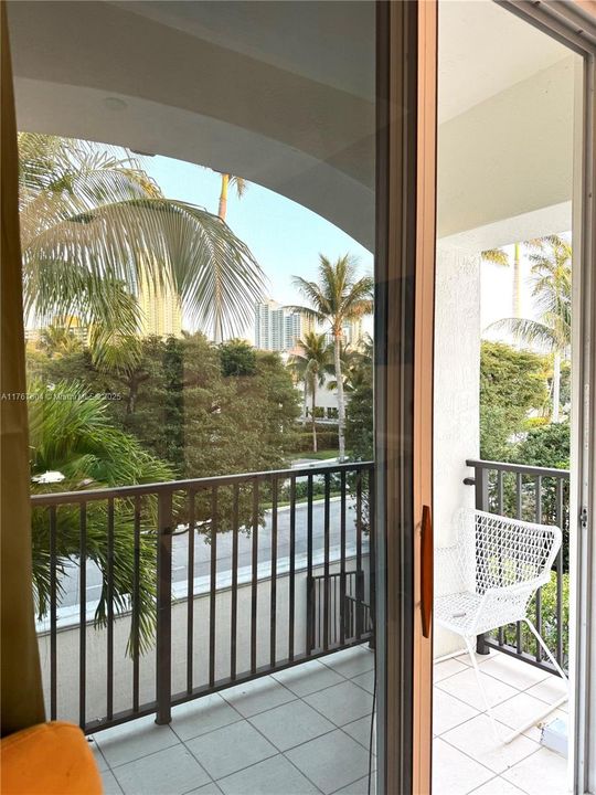 最近租的: $5,700 (3 贝兹, 4 浴室, 2544 平方英尺)