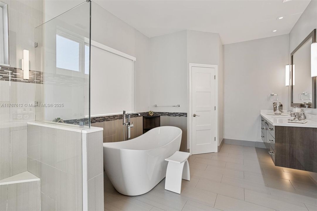 待售: $2,699,999 (7 贝兹, 5 浴室, 0 平方英尺)