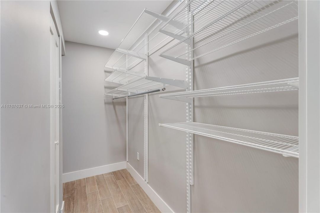 Недавно продано: $685,000 (2 спален, 2 ванн, 1100 Квадратных фут)