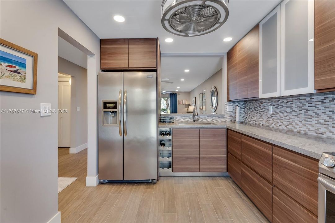 Недавно продано: $685,000 (2 спален, 2 ванн, 1100 Квадратных фут)