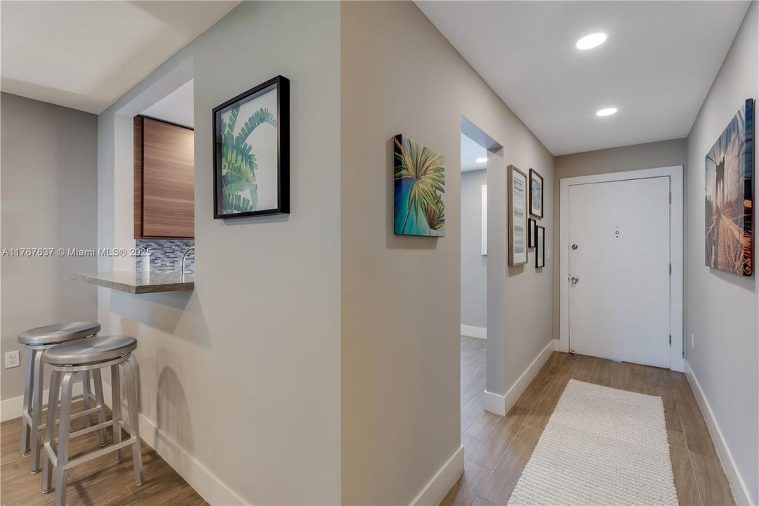 Недавно продано: $685,000 (2 спален, 2 ванн, 1100 Квадратных фут)