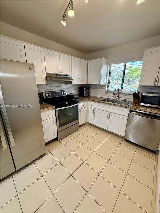Recently Sold: $175,000 (2 beds, 2 baths, 1010 Square Feet)