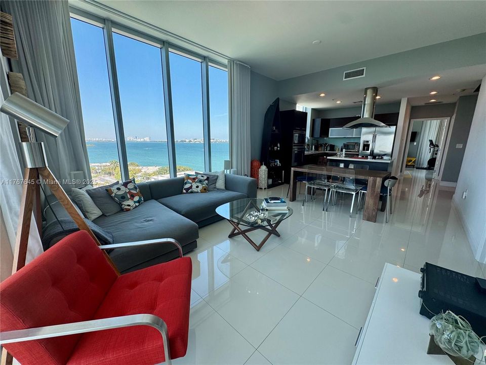 待售: $850,000 (3 贝兹, 3 浴室, 1358 平方英尺)