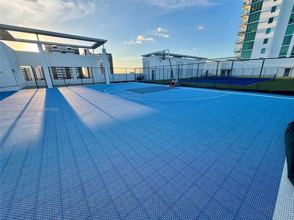 待售: $850,000 (3 贝兹, 3 浴室, 1358 平方英尺)