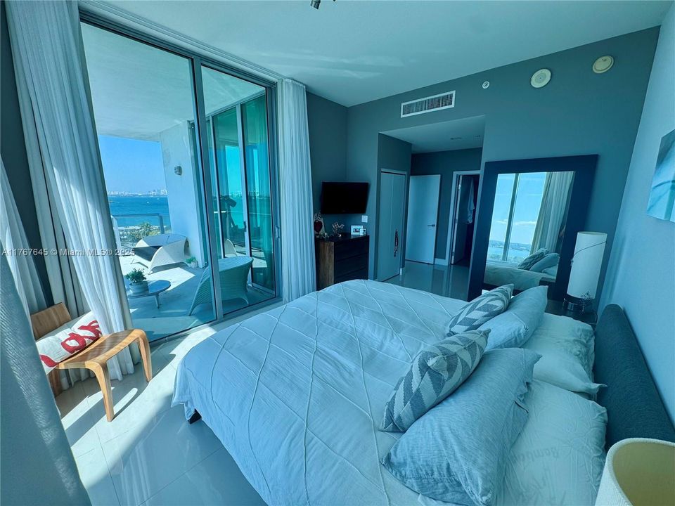 待售: $850,000 (3 贝兹, 3 浴室, 1358 平方英尺)