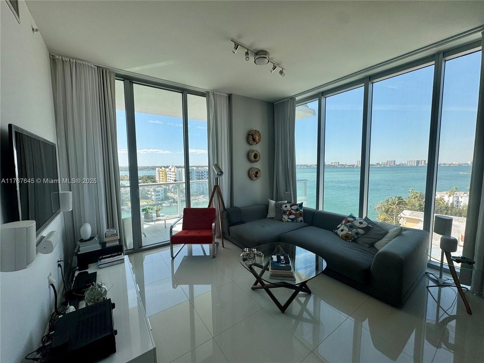 待售: $850,000 (3 贝兹, 3 浴室, 1358 平方英尺)