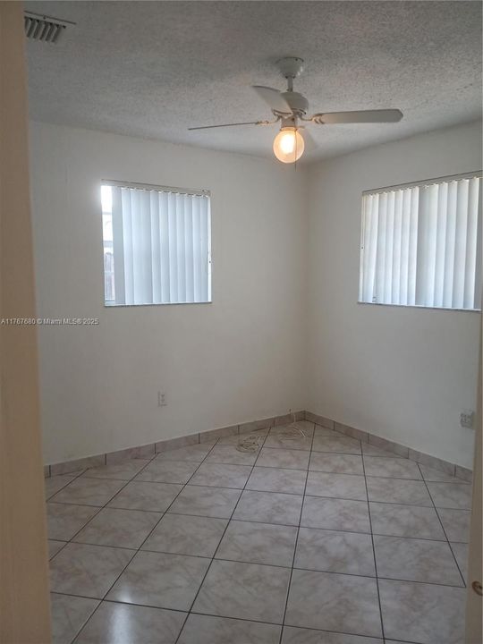 Recently Sold: $505,000 (3 beds, 1 baths, 1575 Square Feet)