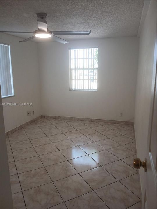 Recently Sold: $505,000 (3 beds, 1 baths, 1575 Square Feet)