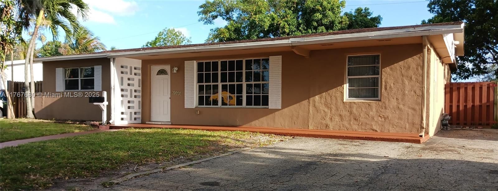 Recently Sold: $505,000 (3 beds, 1 baths, 1575 Square Feet)