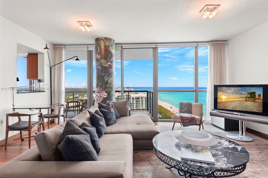 待售: $2,550,000 (1 贝兹, 1 浴室, 821 平方英尺)