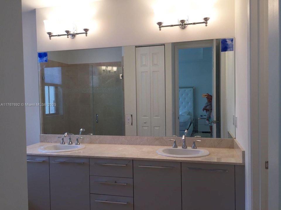 For Rent: $5,600 (4 beds, 3 baths, 2438 Square Feet)