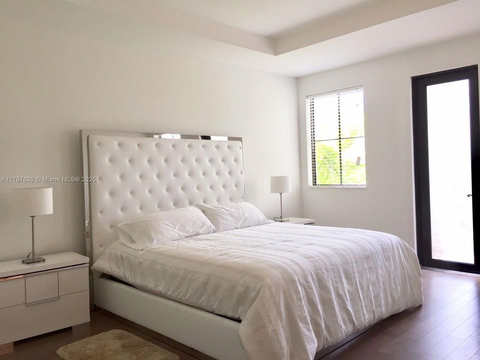 For Rent: $5,600 (4 beds, 3 baths, 2438 Square Feet)