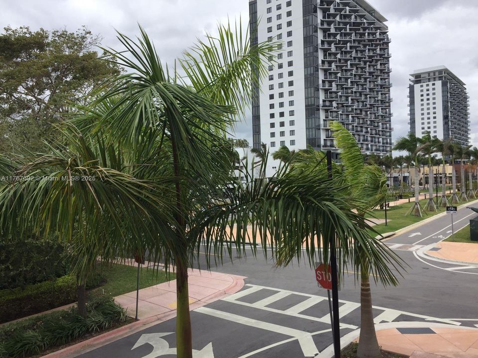 For Rent: $5,600 (4 beds, 3 baths, 2438 Square Feet)