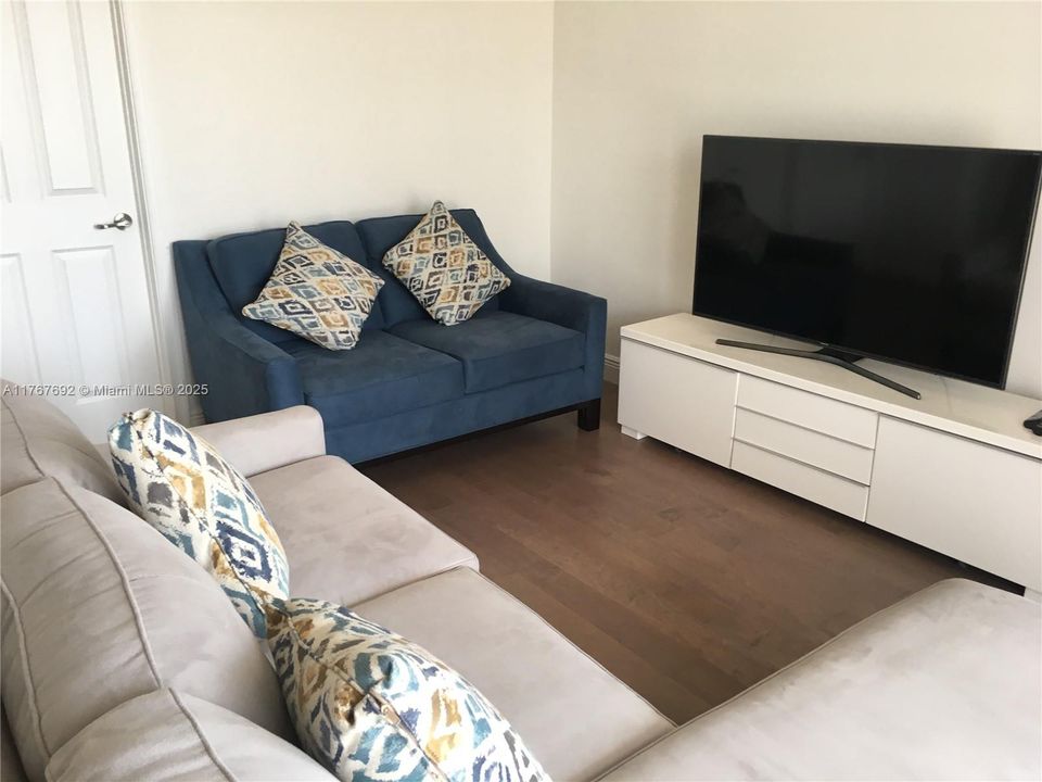 For Rent: $5,600 (4 beds, 3 baths, 2438 Square Feet)