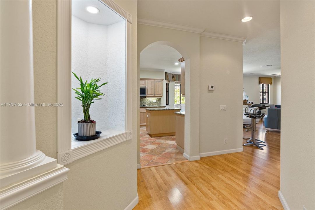 Vendido Recientemente: $610,000 (3 camas, 3 baños, 2290 Pies cuadrados)