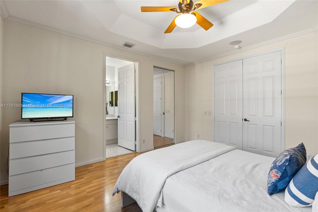 Vendido Recientemente: $610,000 (3 camas, 3 baños, 2290 Pies cuadrados)