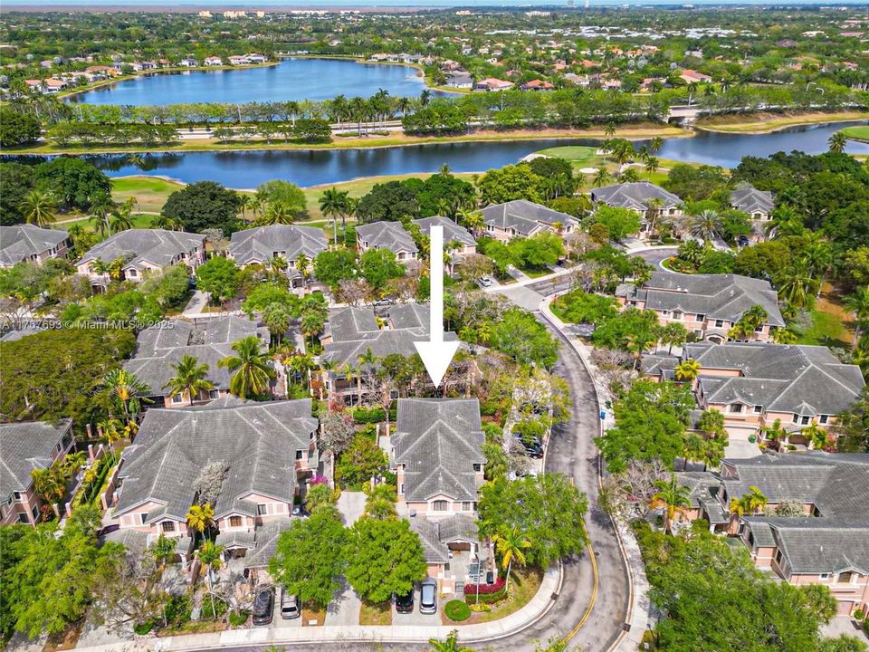 Vendido Recientemente: $610,000 (3 camas, 3 baños, 2290 Pies cuadrados)