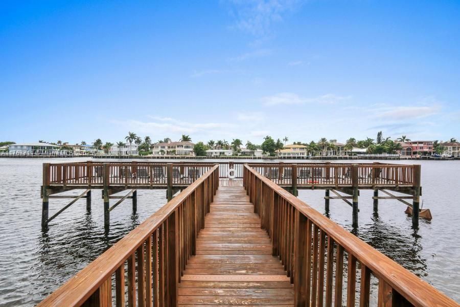 В аренду: $3,950 (2 спален, 2 ванн, 1230 Квадратных фут)