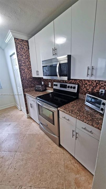 В аренду: $3,950 (2 спален, 2 ванн, 1230 Квадратных фут)