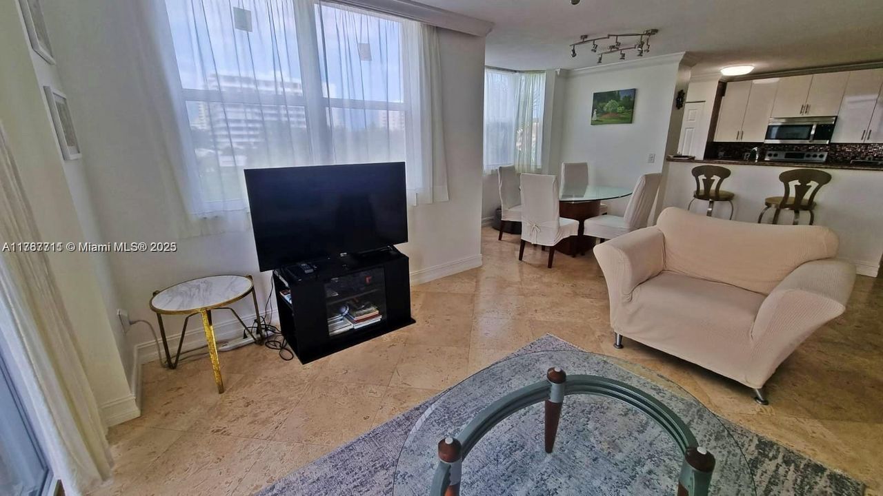 В аренду: $3,950 (2 спален, 2 ванн, 1230 Квадратных фут)