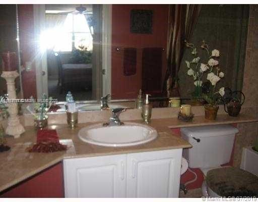 В аренду: $3,950 (2 спален, 2 ванн, 1230 Квадратных фут)