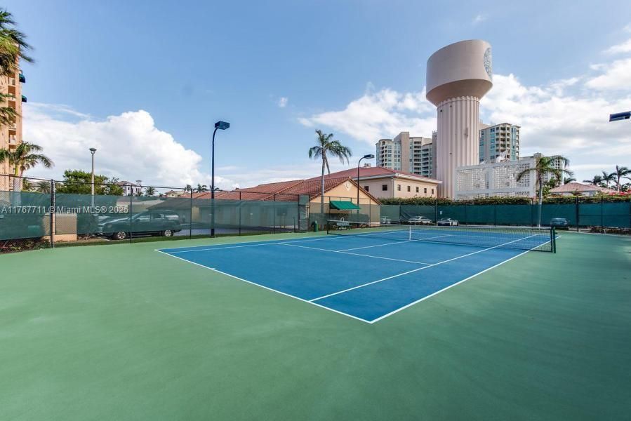 В аренду: $3,950 (2 спален, 2 ванн, 1230 Квадратных фут)