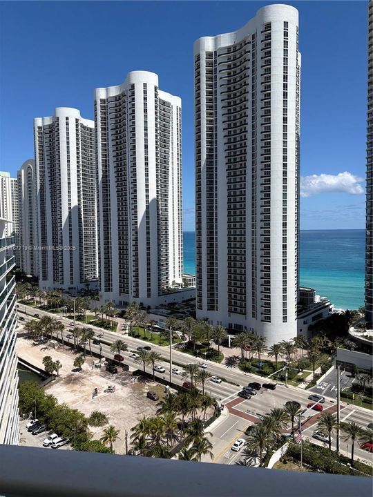 Recently Rented: $2,900 (1 beds, 1 baths, 991 Square Feet)