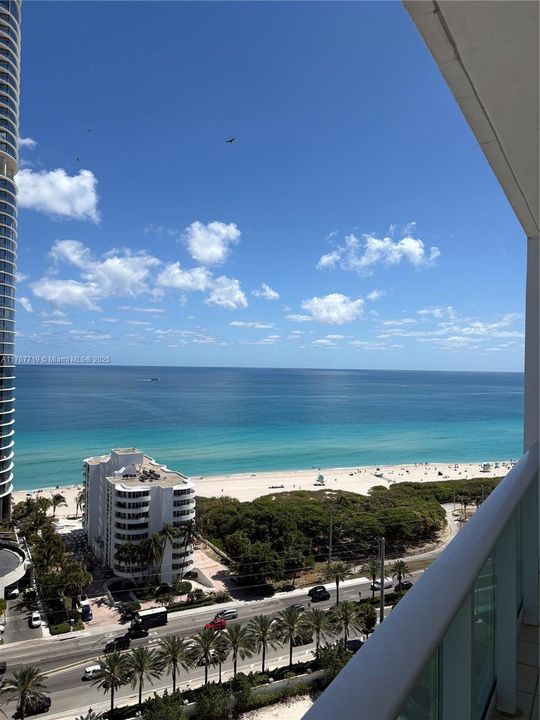 Recently Rented: $2,900 (1 beds, 1 baths, 991 Square Feet)