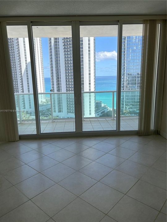 Recently Rented: $2,900 (1 beds, 1 baths, 991 Square Feet)