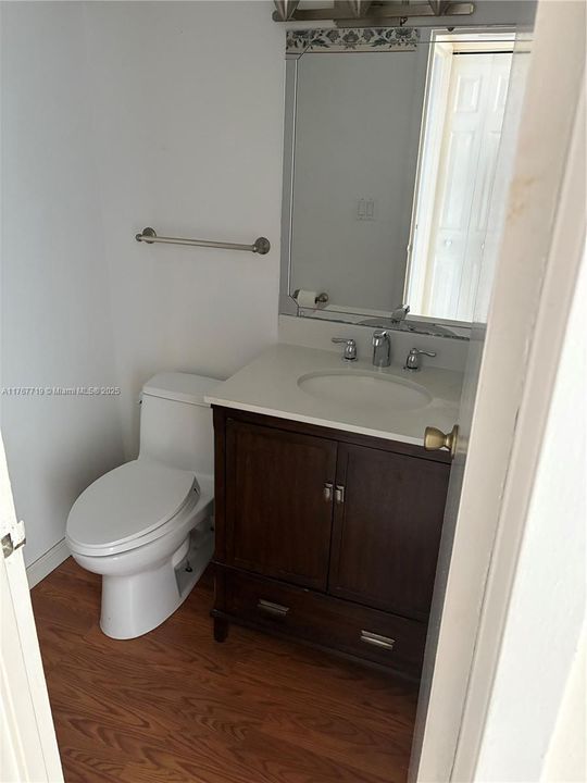 Recently Rented: $2,900 (1 beds, 1 baths, 991 Square Feet)