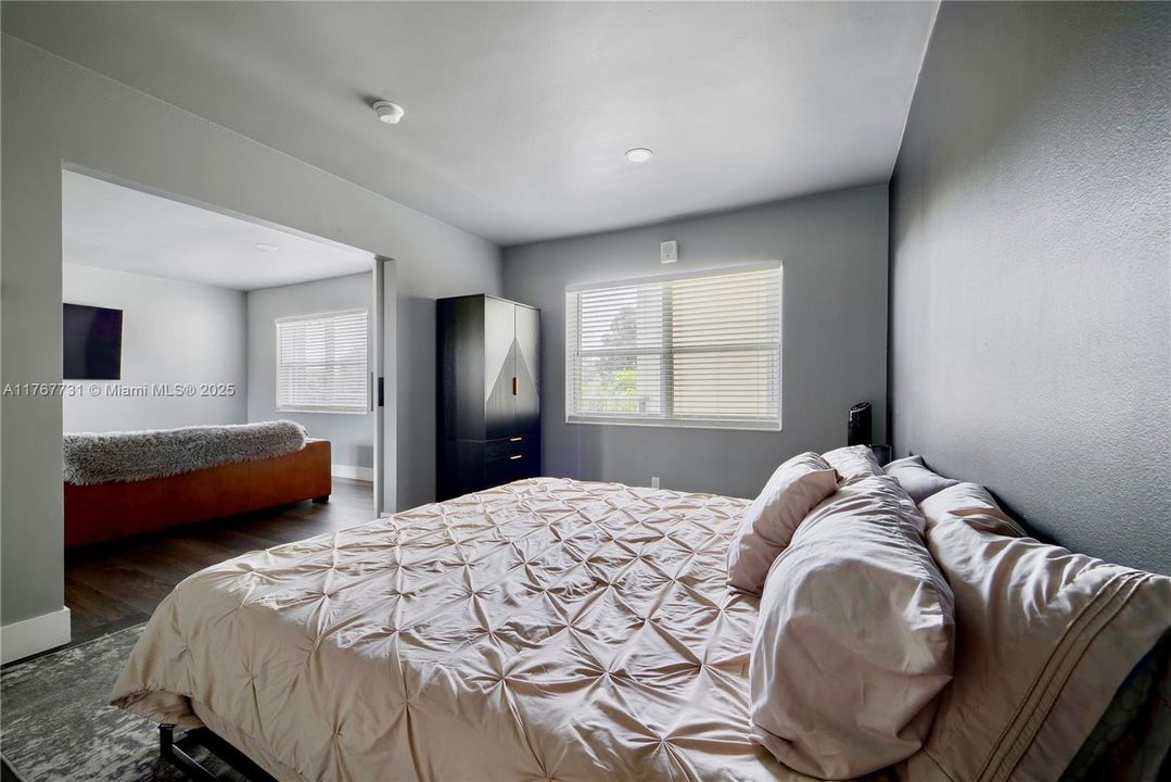 For Sale: $208,000 (1 beds, 1 baths, 580 Square Feet)