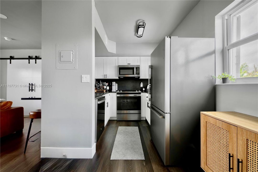 For Sale: $208,000 (1 beds, 1 baths, 580 Square Feet)