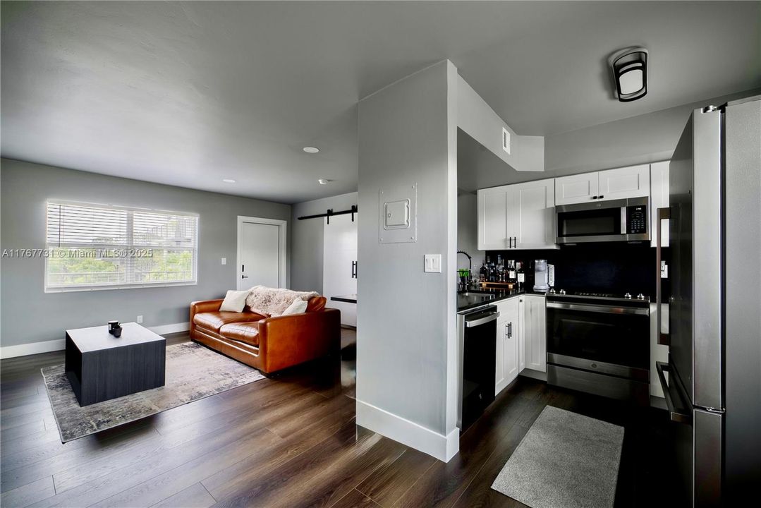 For Sale: $208,000 (1 beds, 1 baths, 580 Square Feet)