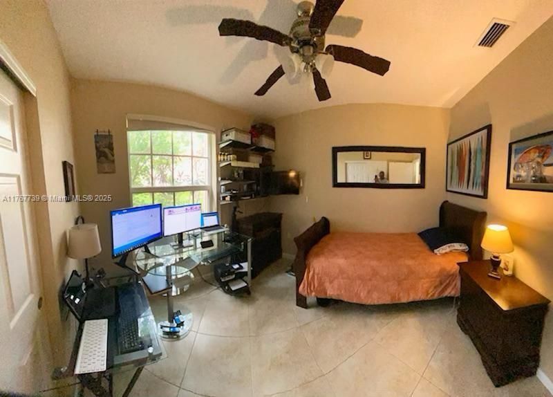 最近租的: $3,499 (3 贝兹, 3 浴室, 1694 平方英尺)