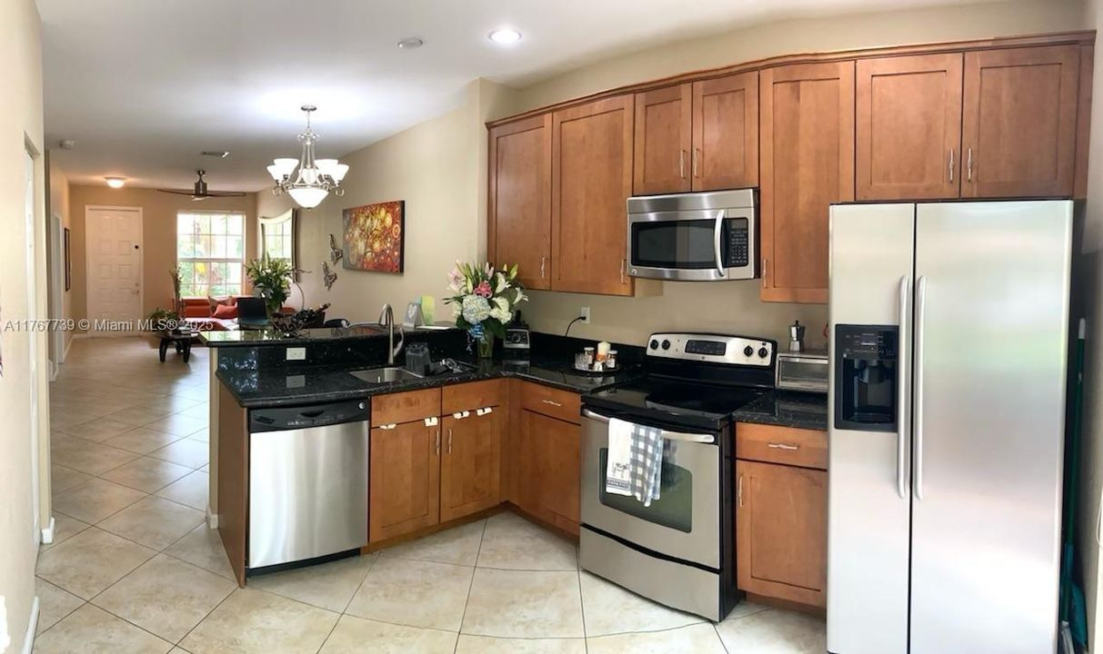 最近租的: $3,499 (3 贝兹, 3 浴室, 1694 平方英尺)