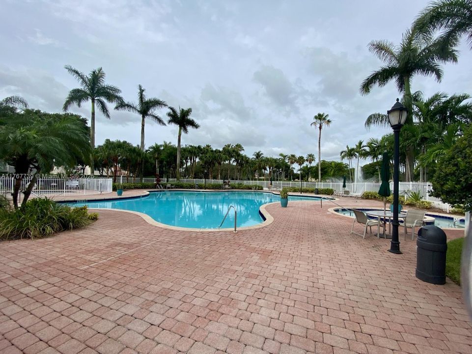 最近租的: $3,499 (3 贝兹, 3 浴室, 1694 平方英尺)