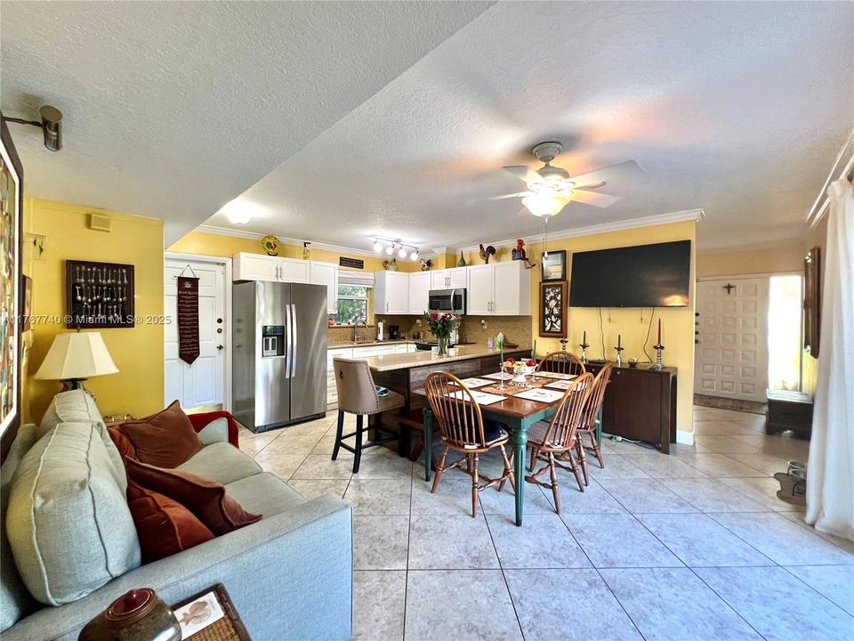 Недавно продано: $995,000 (3 спален, 2 ванн, 1672 Квадратных фут)