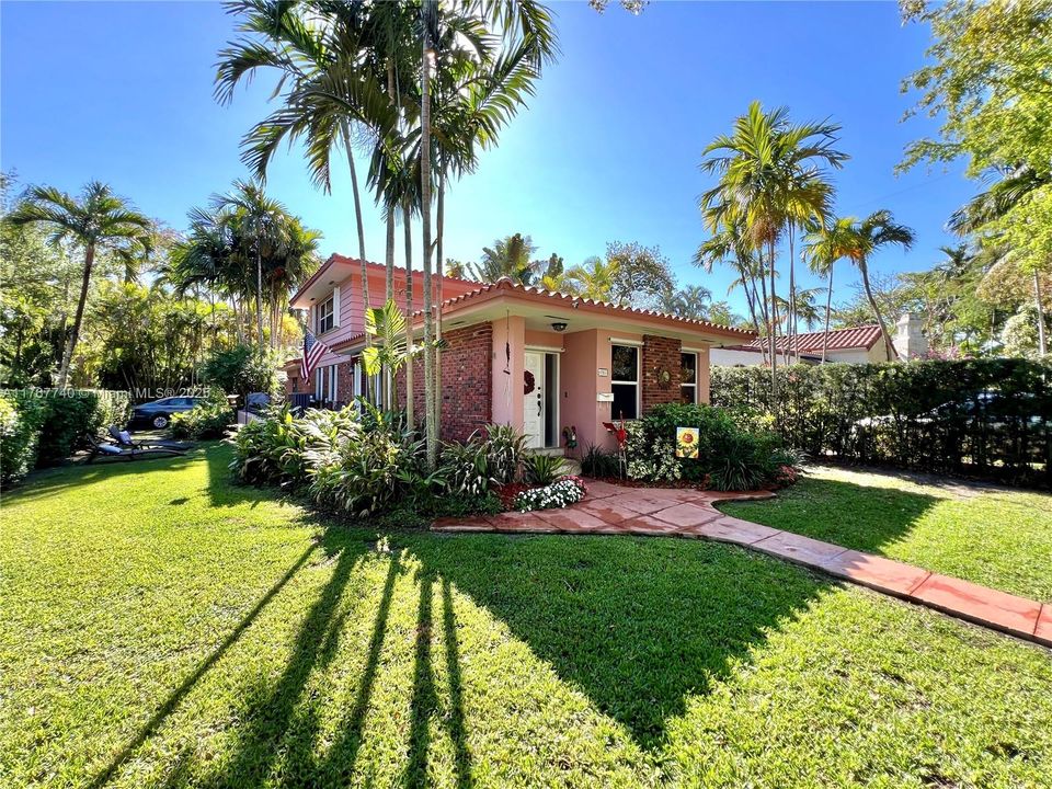 Недавно продано: $995,000 (3 спален, 2 ванн, 1672 Квадратных фут)