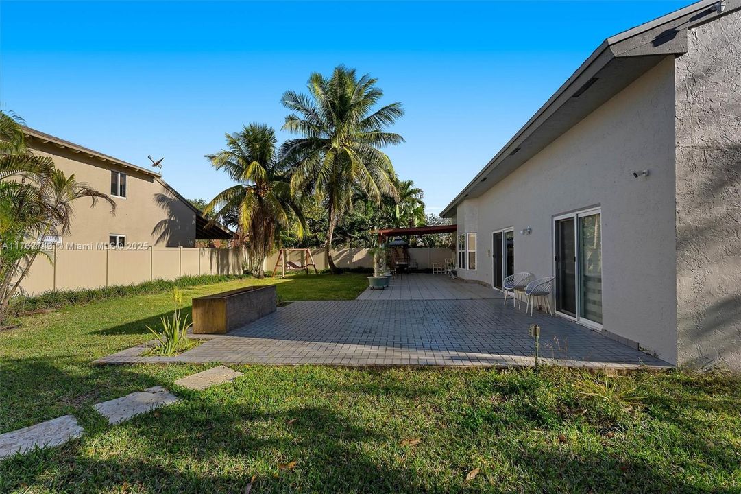 Recently Sold: $625,000 (4 beds, 2 baths, 2226 Square Feet)