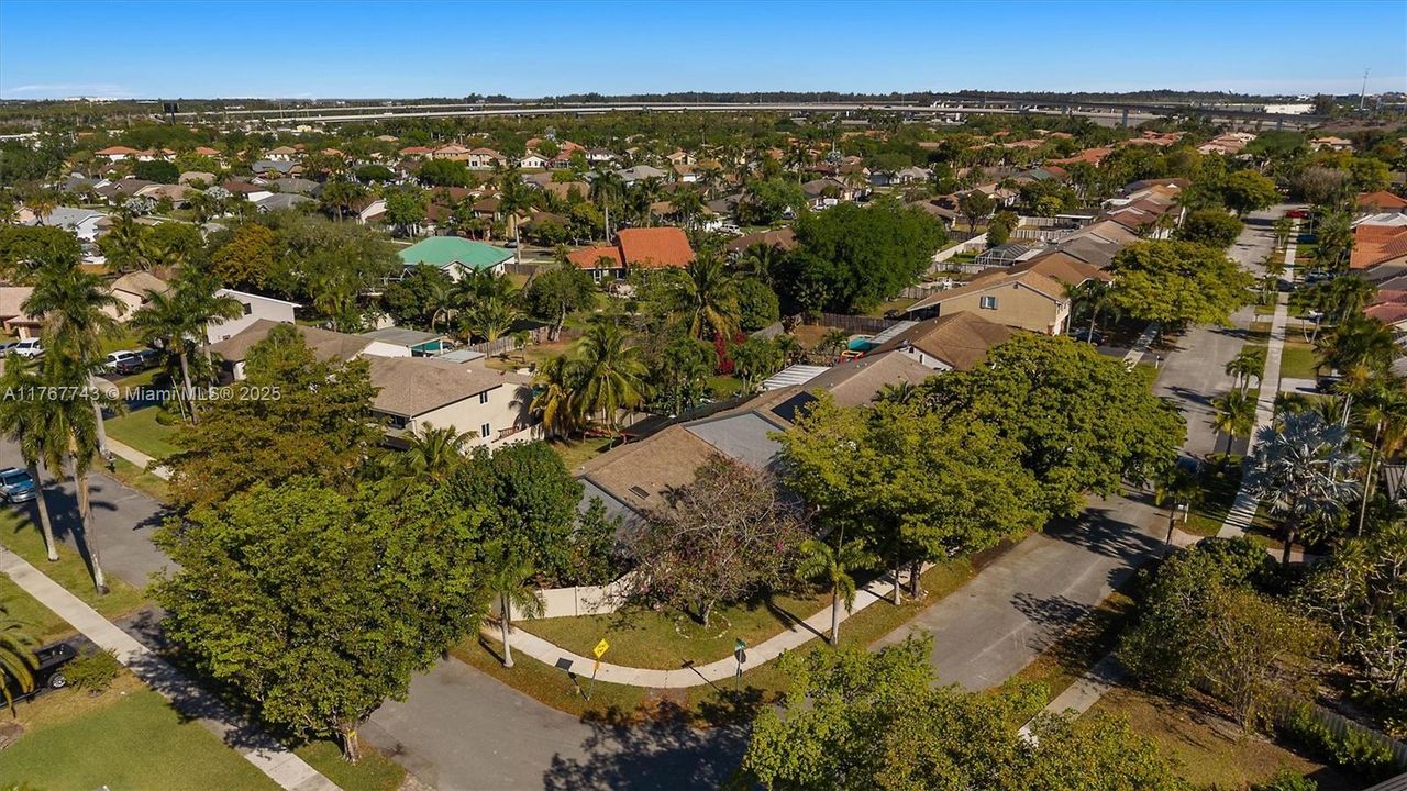 Recently Sold: $625,000 (4 beds, 2 baths, 2226 Square Feet)