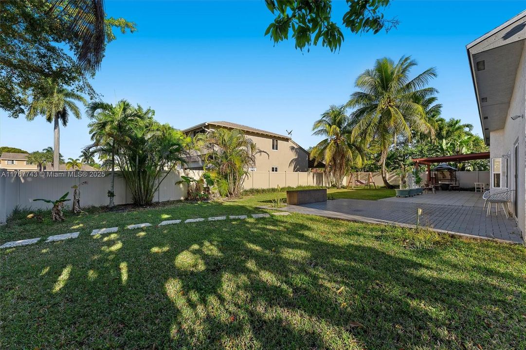 Recently Sold: $625,000 (4 beds, 2 baths, 2226 Square Feet)