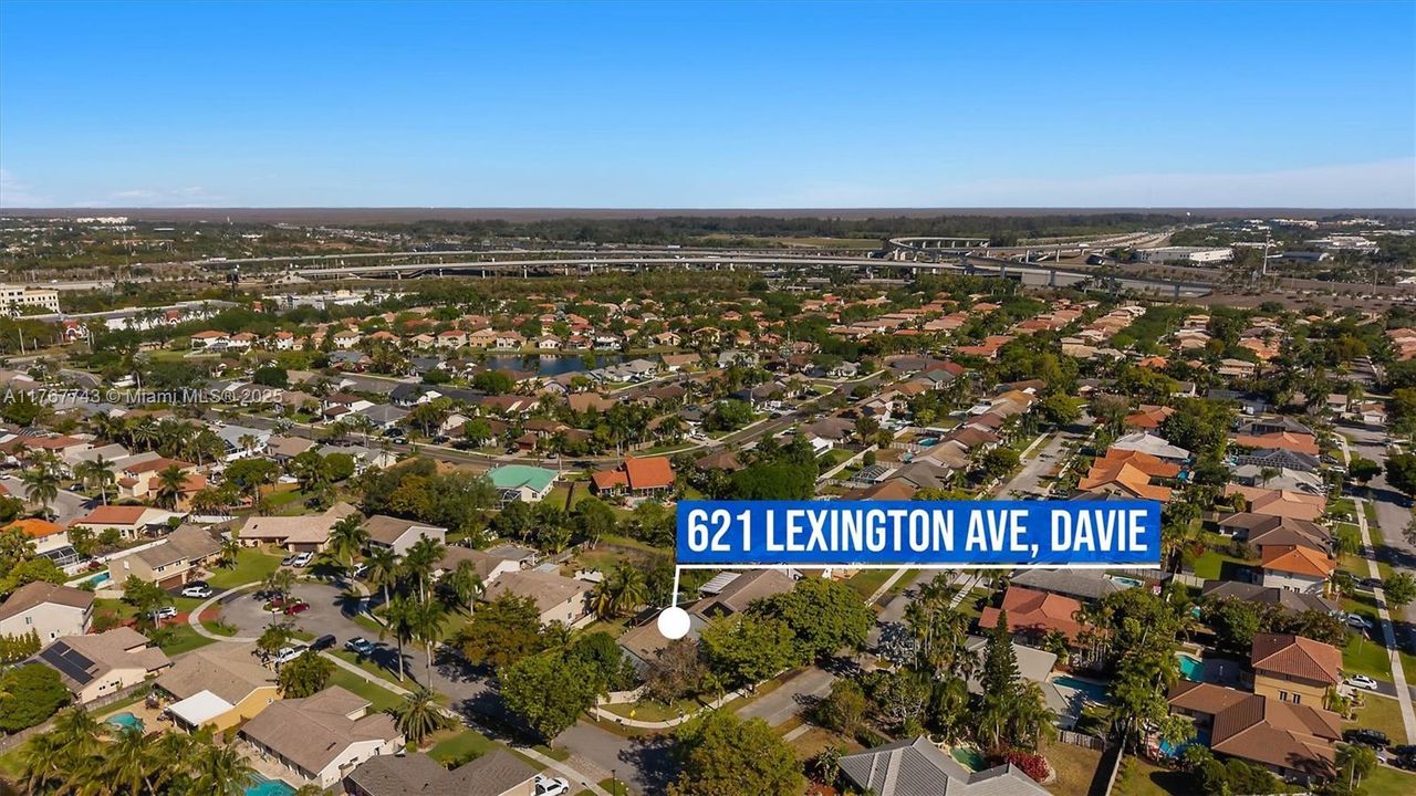 Recently Sold: $625,000 (4 beds, 2 baths, 2226 Square Feet)