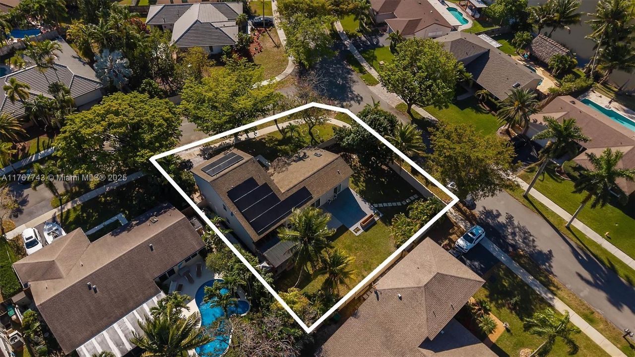 Recently Sold: $625,000 (4 beds, 2 baths, 2226 Square Feet)