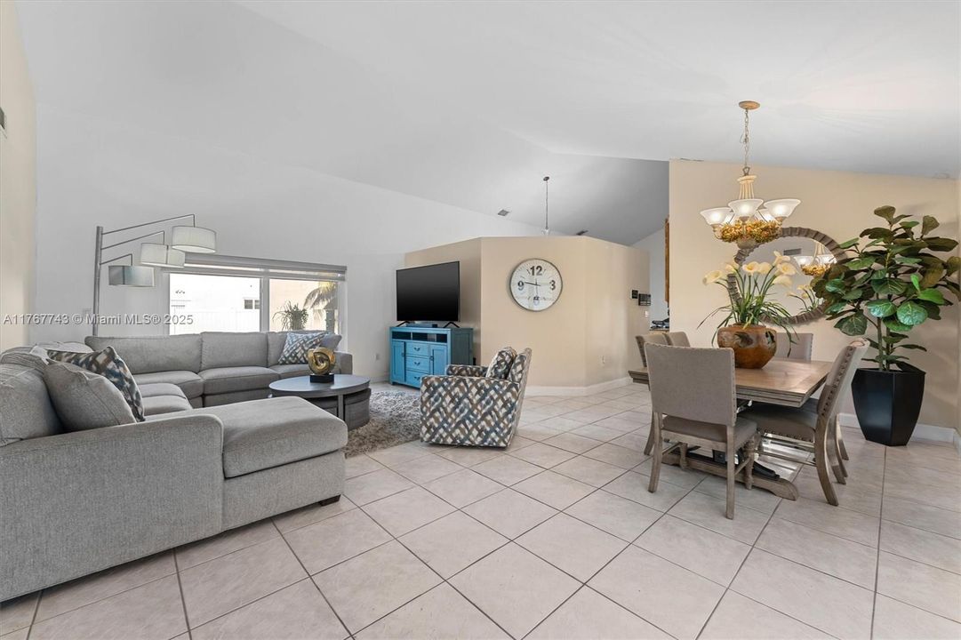 Recently Sold: $625,000 (4 beds, 2 baths, 2226 Square Feet)