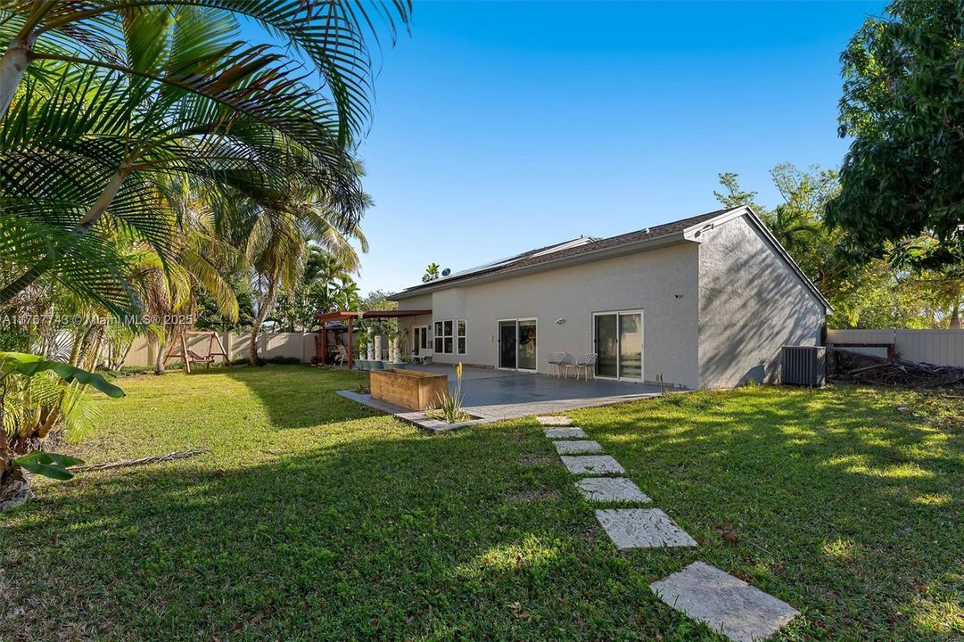 Recently Sold: $625,000 (4 beds, 2 baths, 2226 Square Feet)