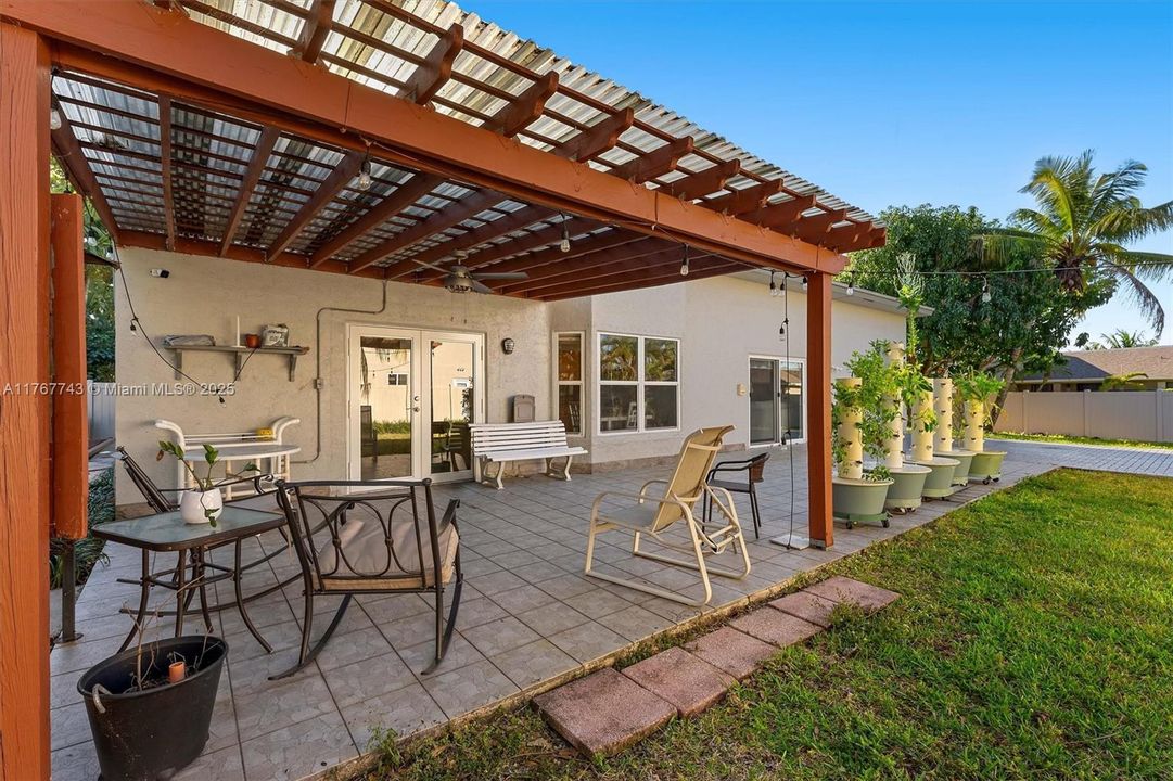 Recently Sold: $625,000 (4 beds, 2 baths, 2226 Square Feet)