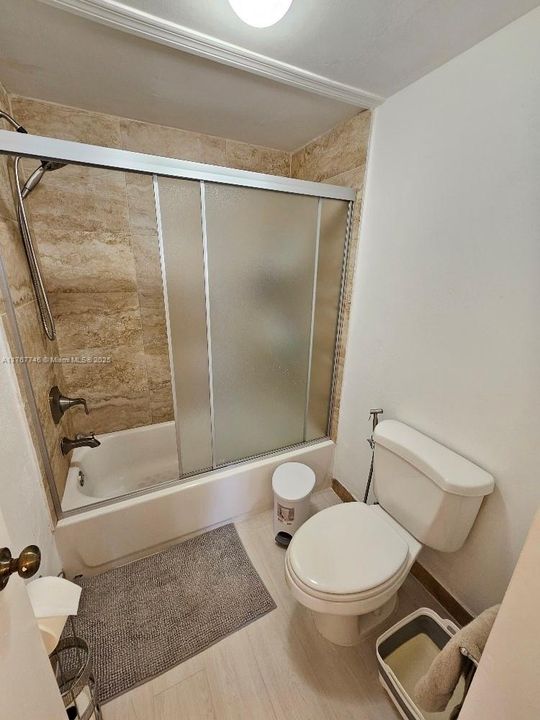 待售: $193,500 (1 贝兹, 1 浴室, 1005 平方英尺)